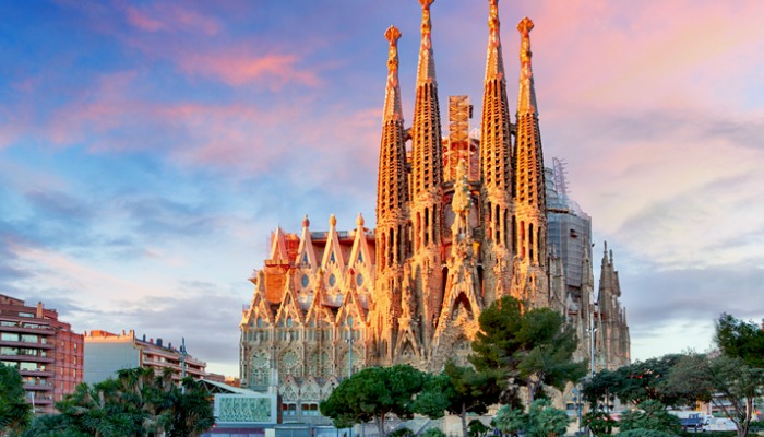 Master programs in Barcelona, Spain, taught in English - 5 benefits, La Sagrada Familia
